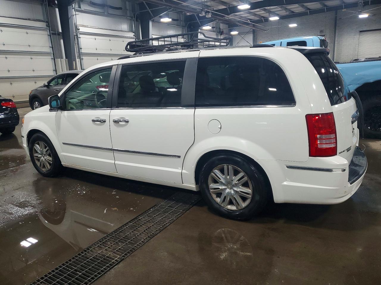 2008 CHRYSLER TOWN & COUNTRY LIMITED photo 4
