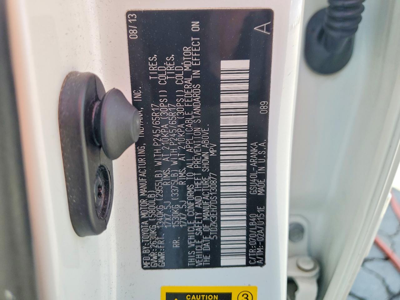 2013 TOYOTA HIGHLANDER SE photo 14
