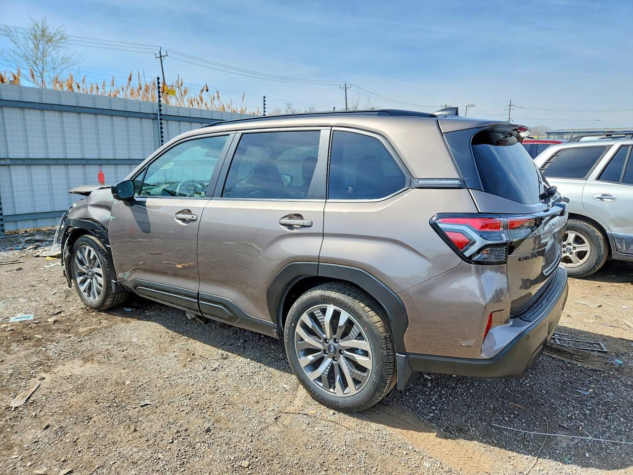 2025 SUBARU FORESTER TOURING photo 3
