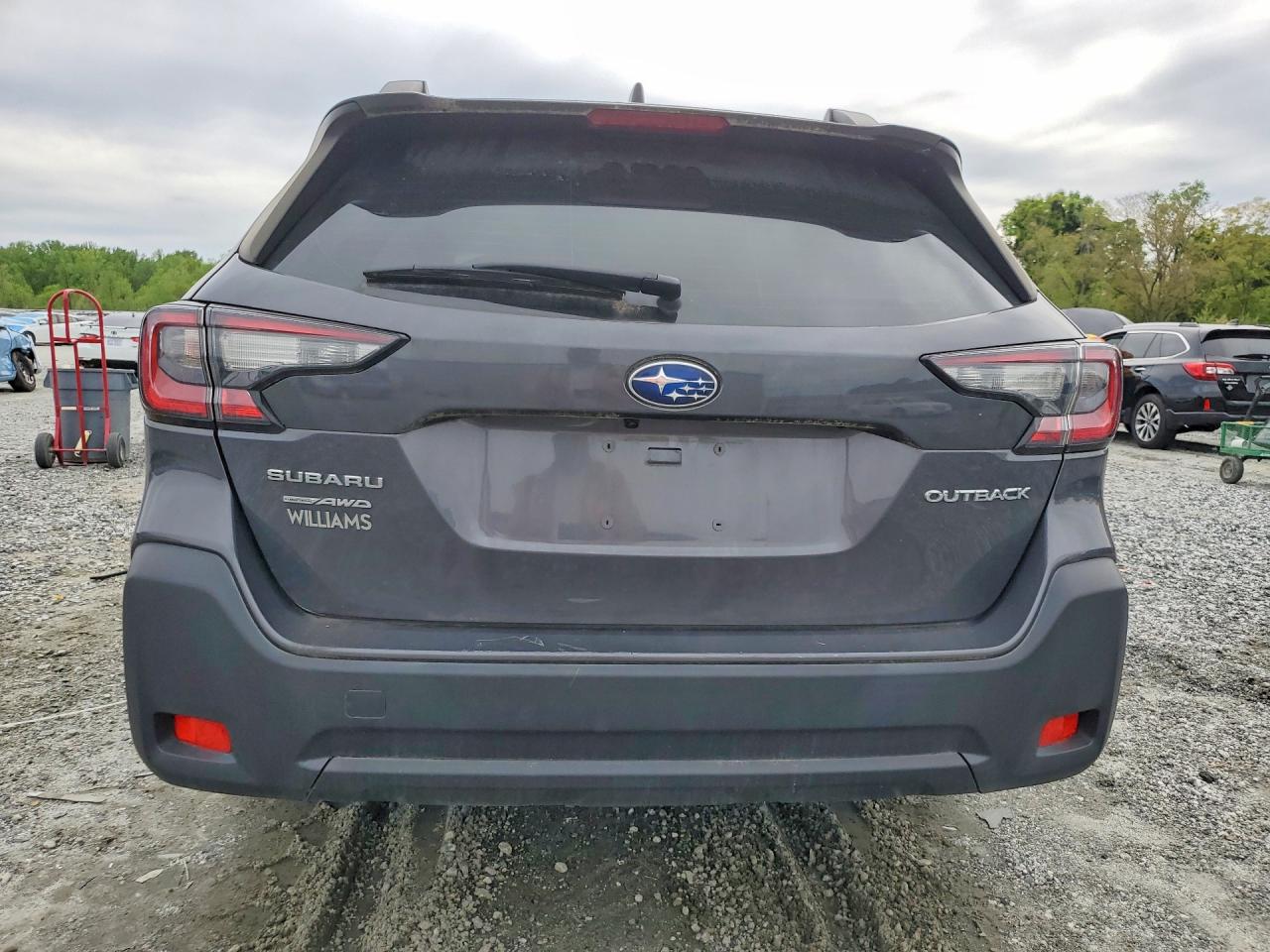 2023 SUBARU OUTBACK photo 11