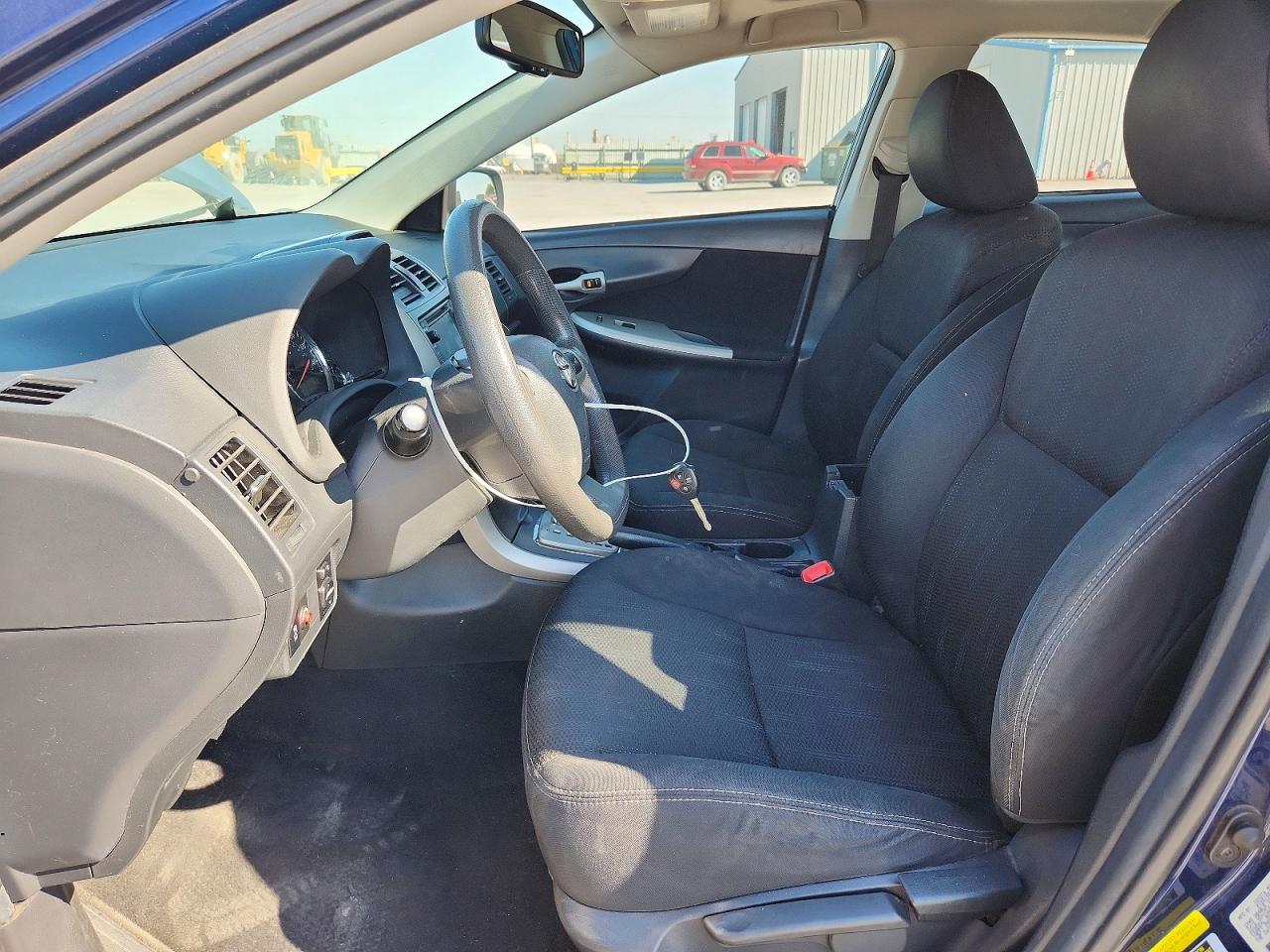 2013 TOYOTA COROLLA S photo 13
