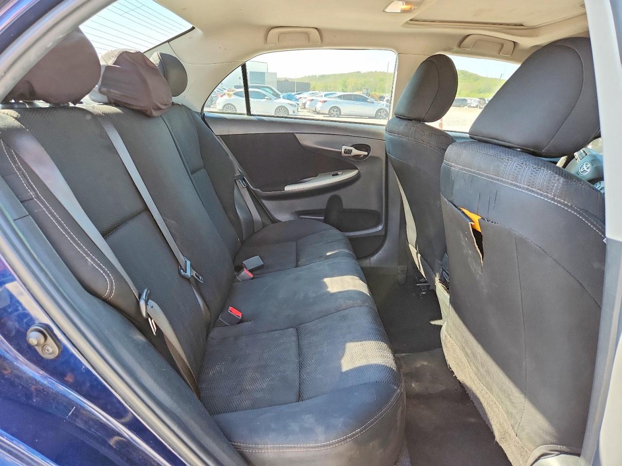 2013 TOYOTA COROLLA S photo 19