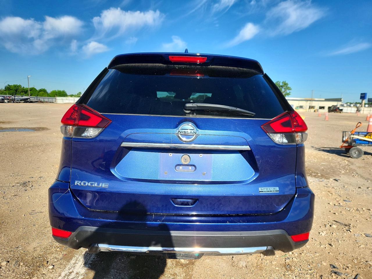 2019 NISSAN ROGUE photo 11