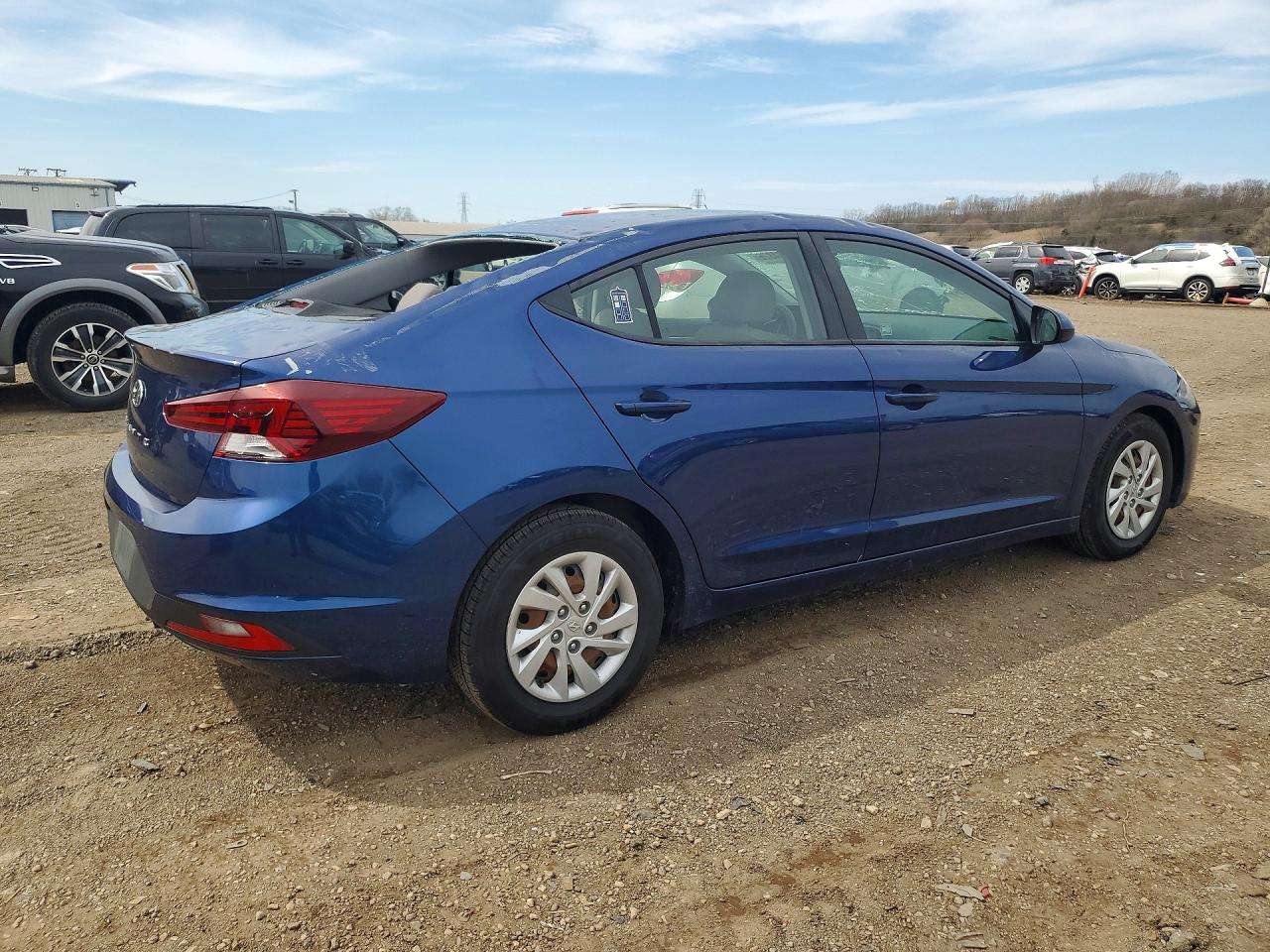 2019 HYUNDAI ELANTRA SE photo 5