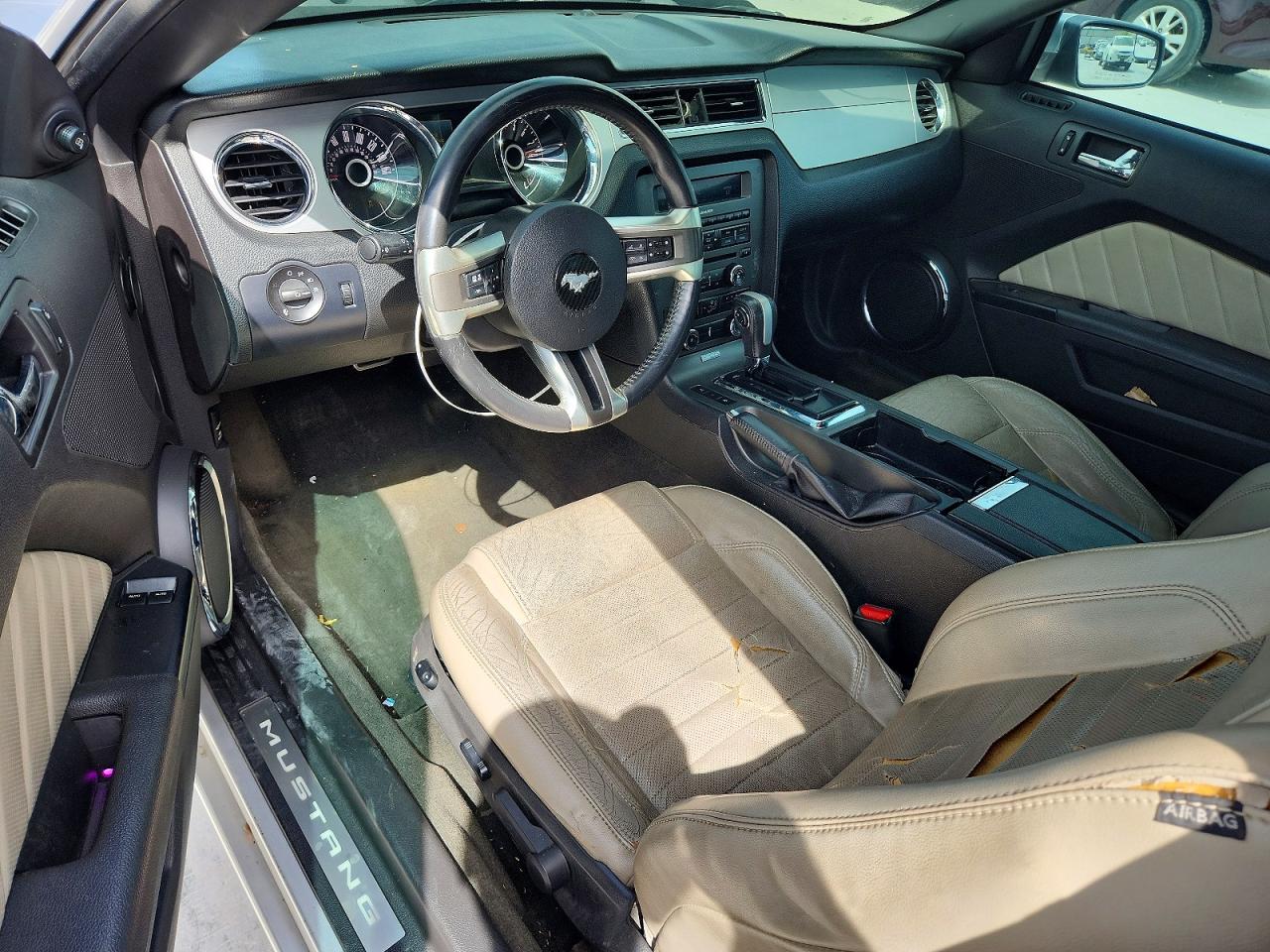 2014 FORD MUSTANG photo 15