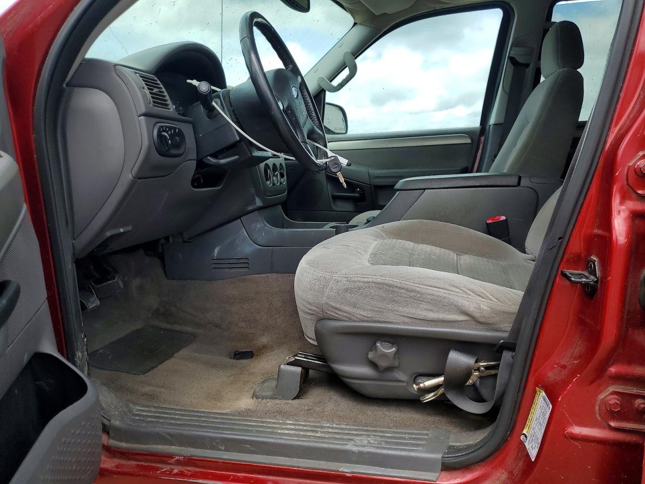2004 FORD EXPLORER XLT photo 19