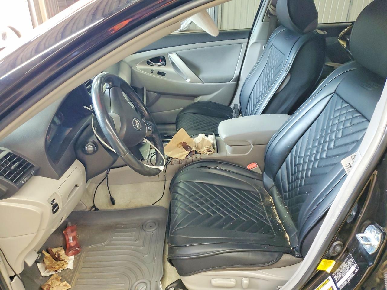 2011 TOYOTA CAMRY SE photo 13