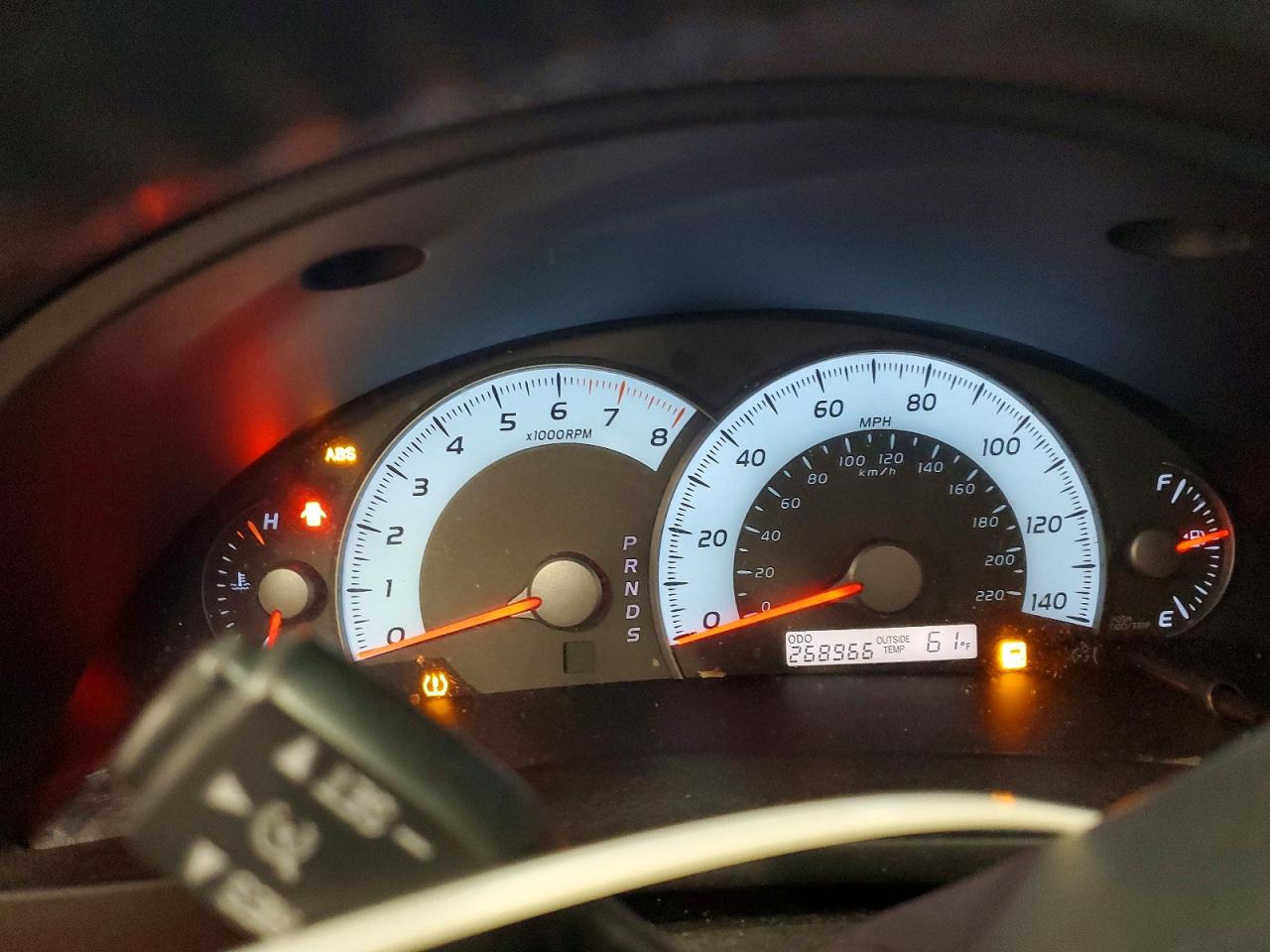 2011 TOYOTA CAMRY SE photo 17