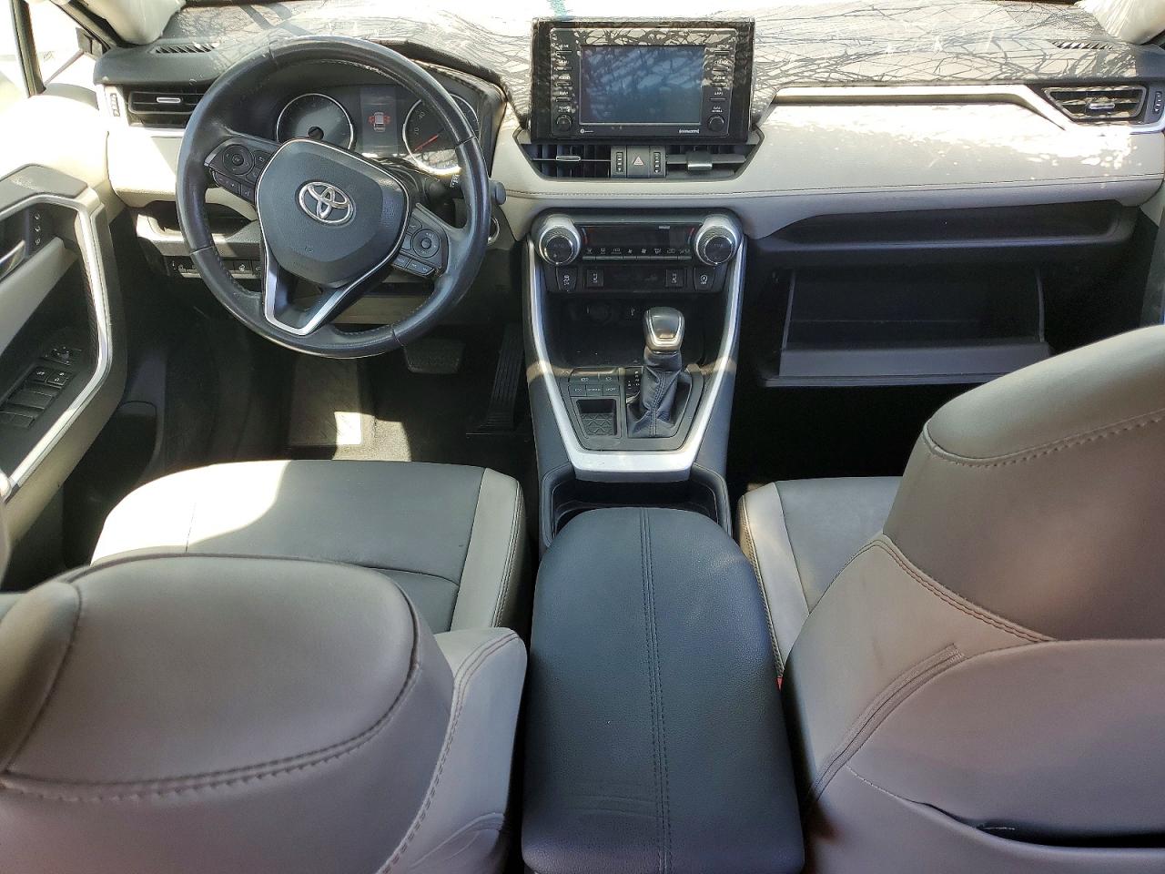 2021 TOYOTA RAV4 XLE PREMIUM photo 22