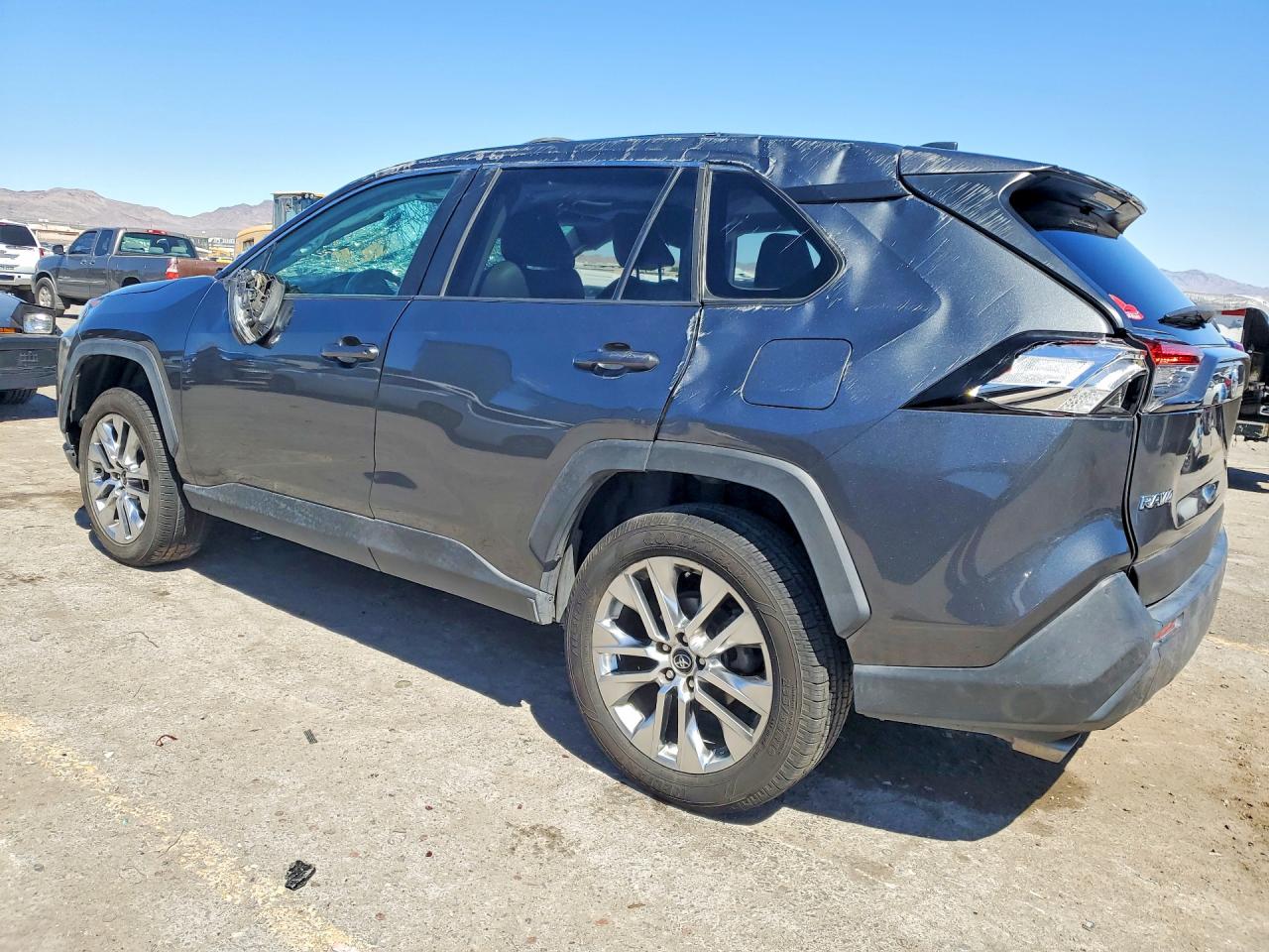 2021 TOYOTA RAV4 XLE PREMIUM photo 4