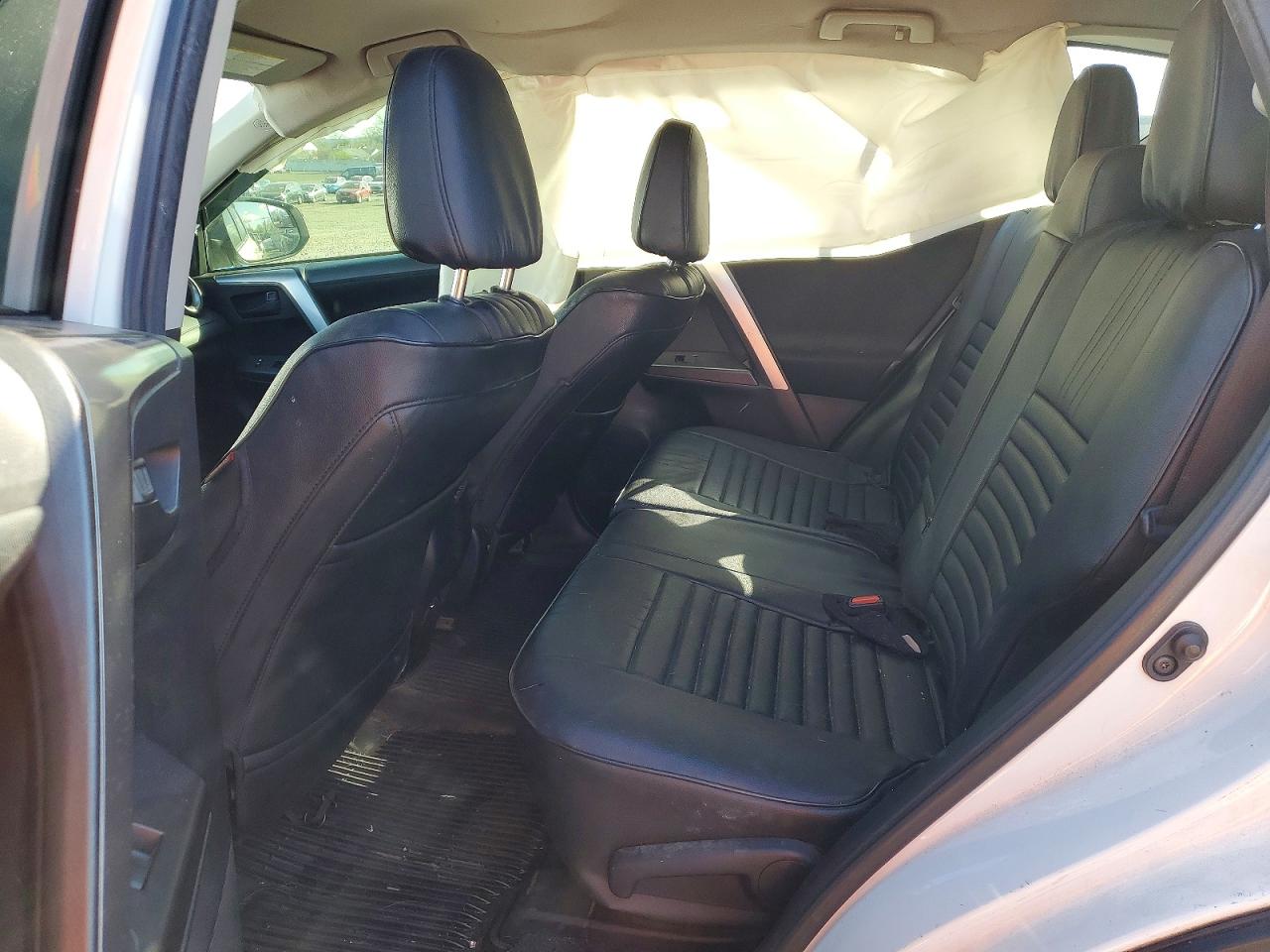 2017 TOYOTA RAV4 LE photo 31
