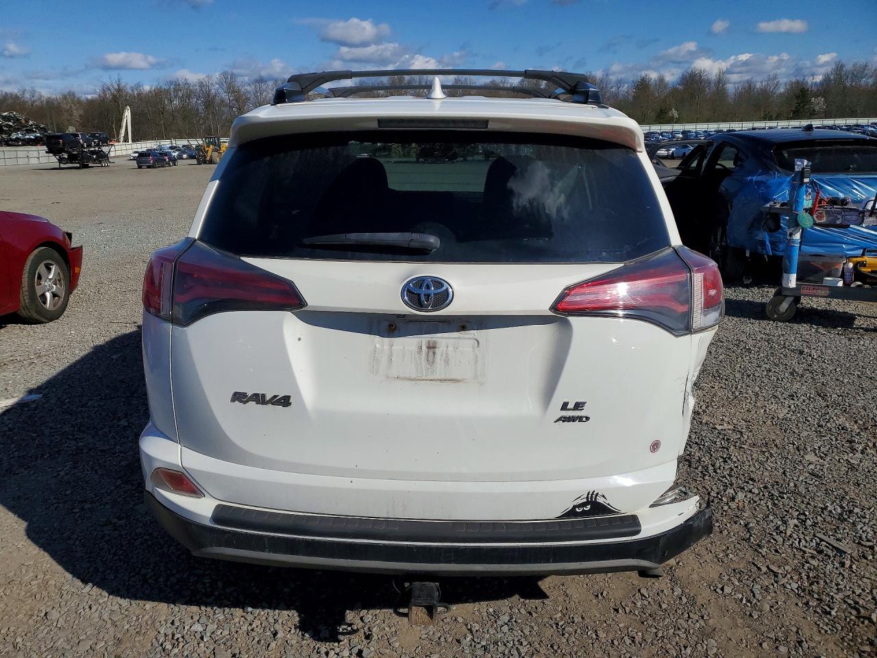 2017 TOYOTA RAV4 LE photo 16