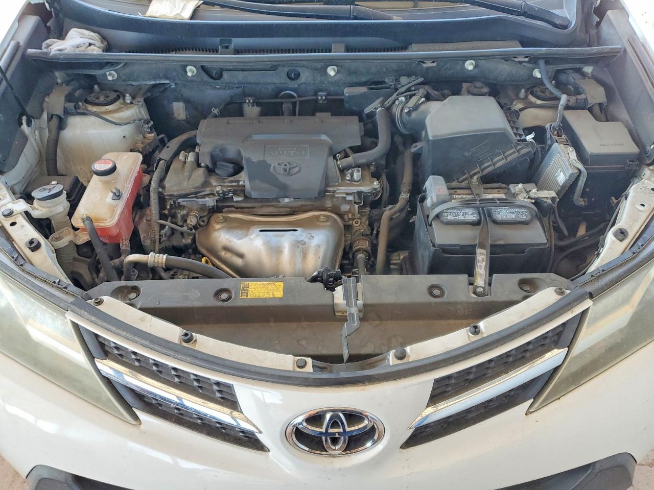 2015 TOYOTA RAV4 XLE photo 12