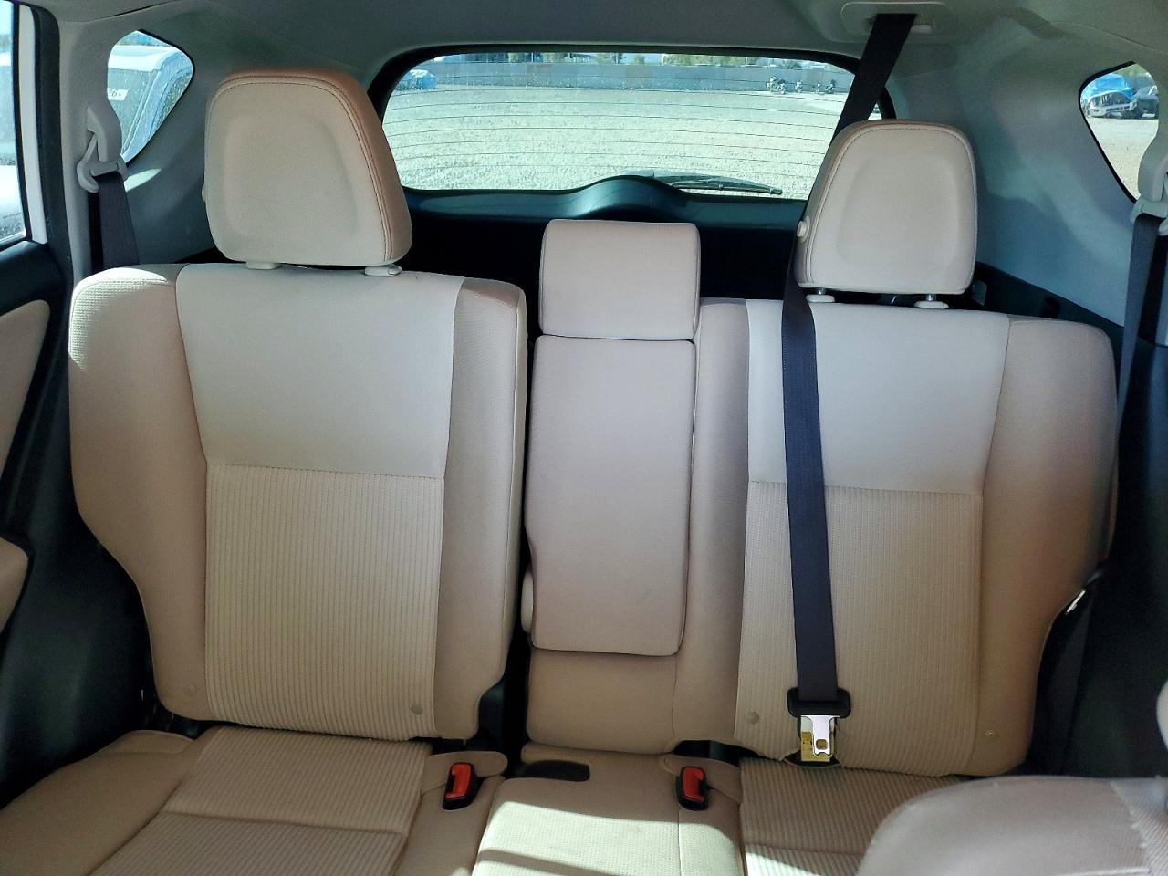 2015 TOYOTA RAV4 XLE photo 10