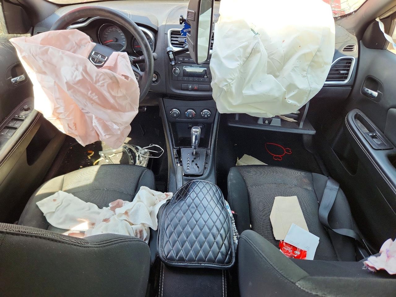 2013 DODGE AVENGER SE photo 8