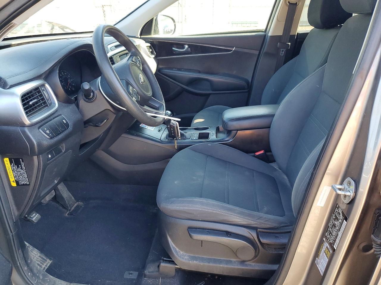 2016 KIA SORENTO LX photo 13