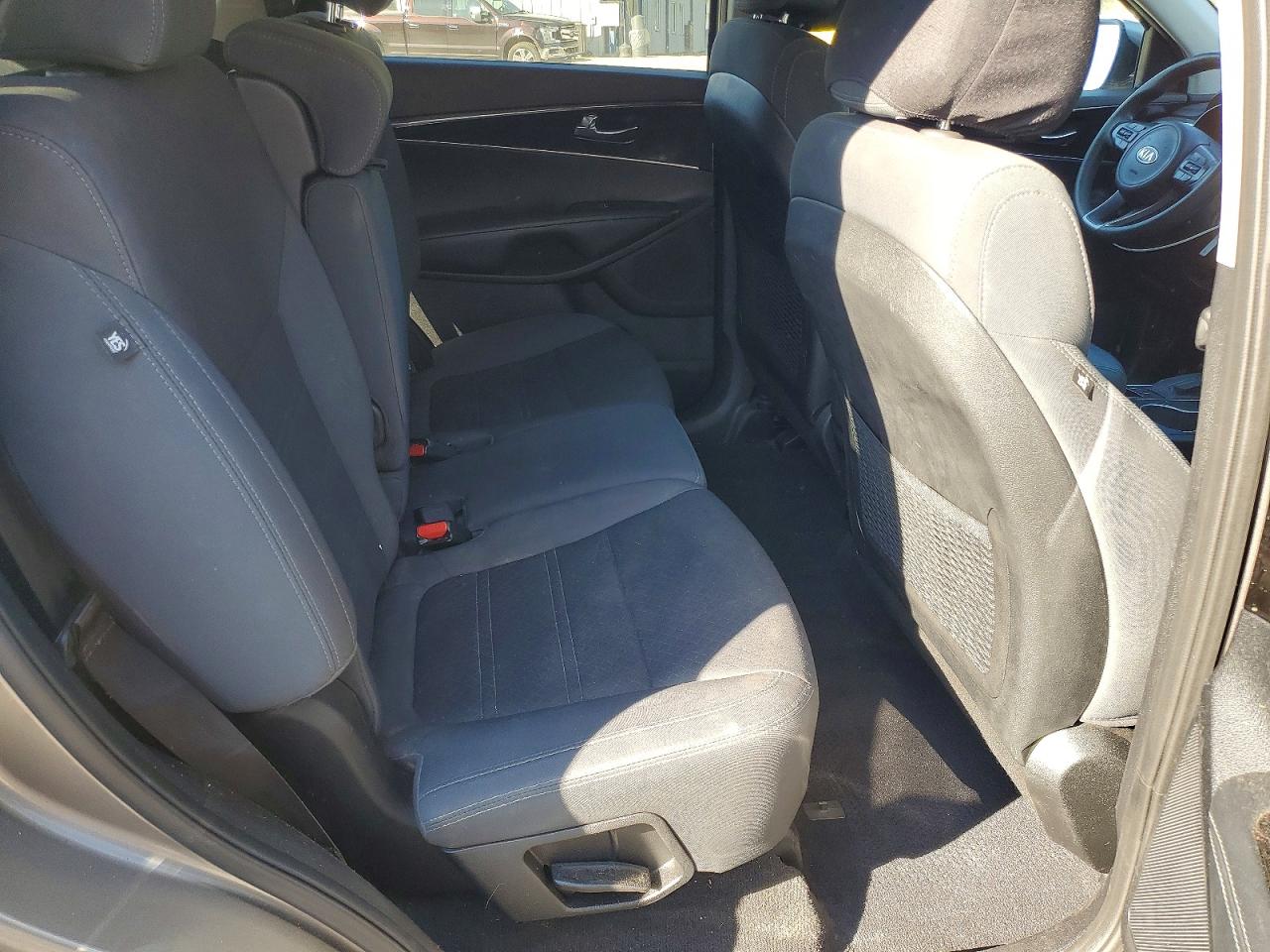 2016 KIA SORENTO LX photo 21
