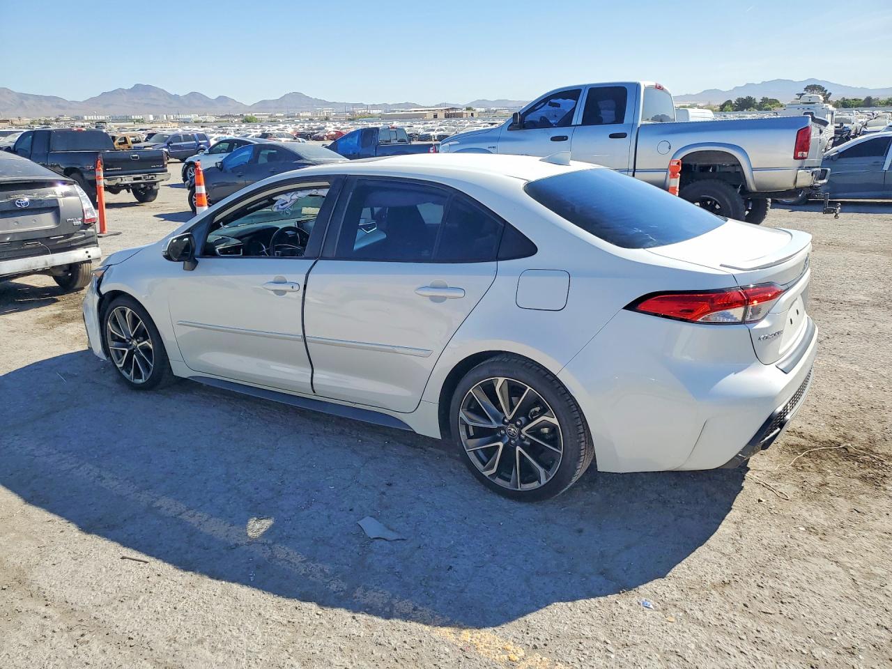 2020 TOYOTA COROLLA SE photo 4