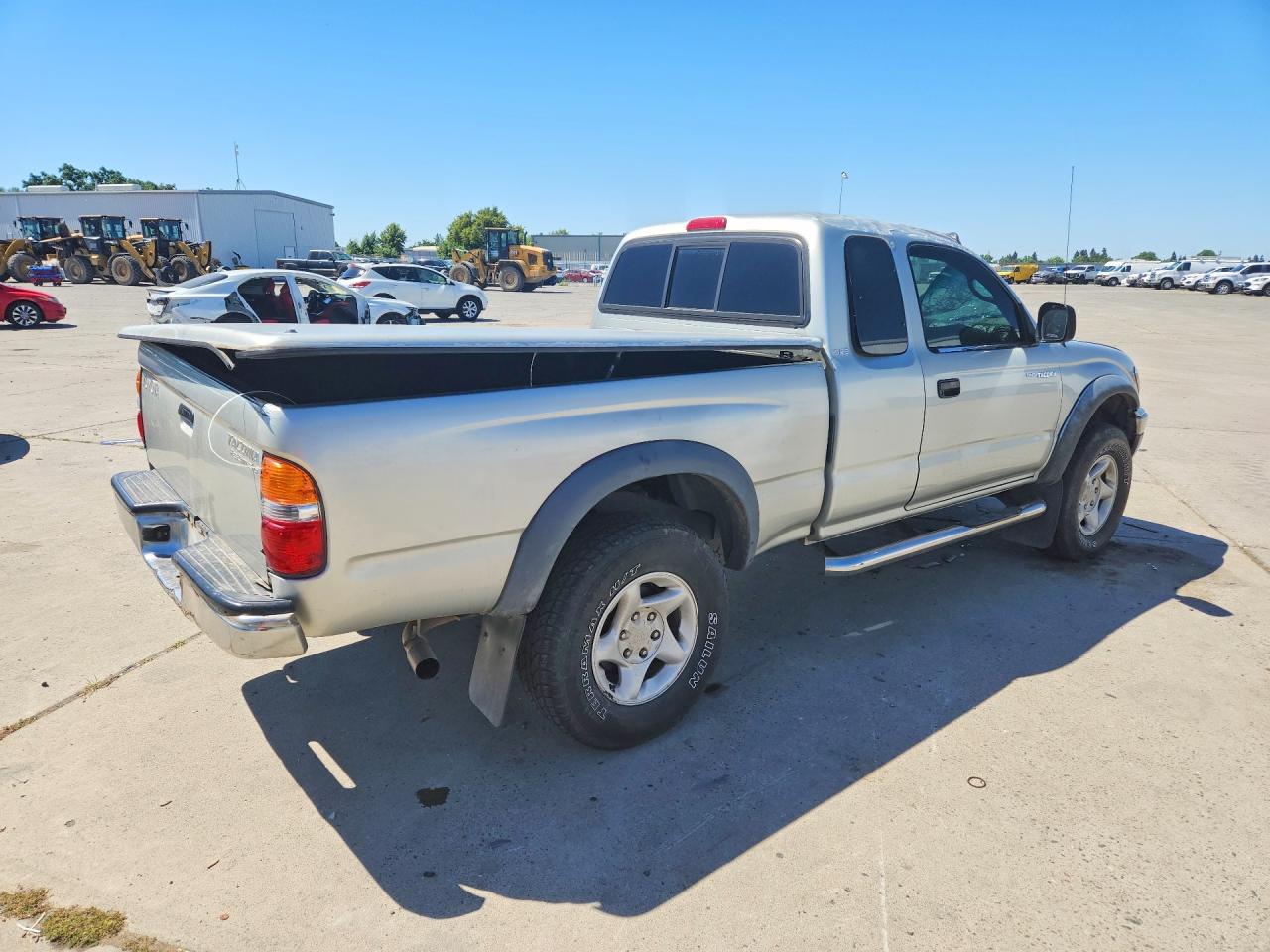 2001 TOYOTA TACOMA photo 5