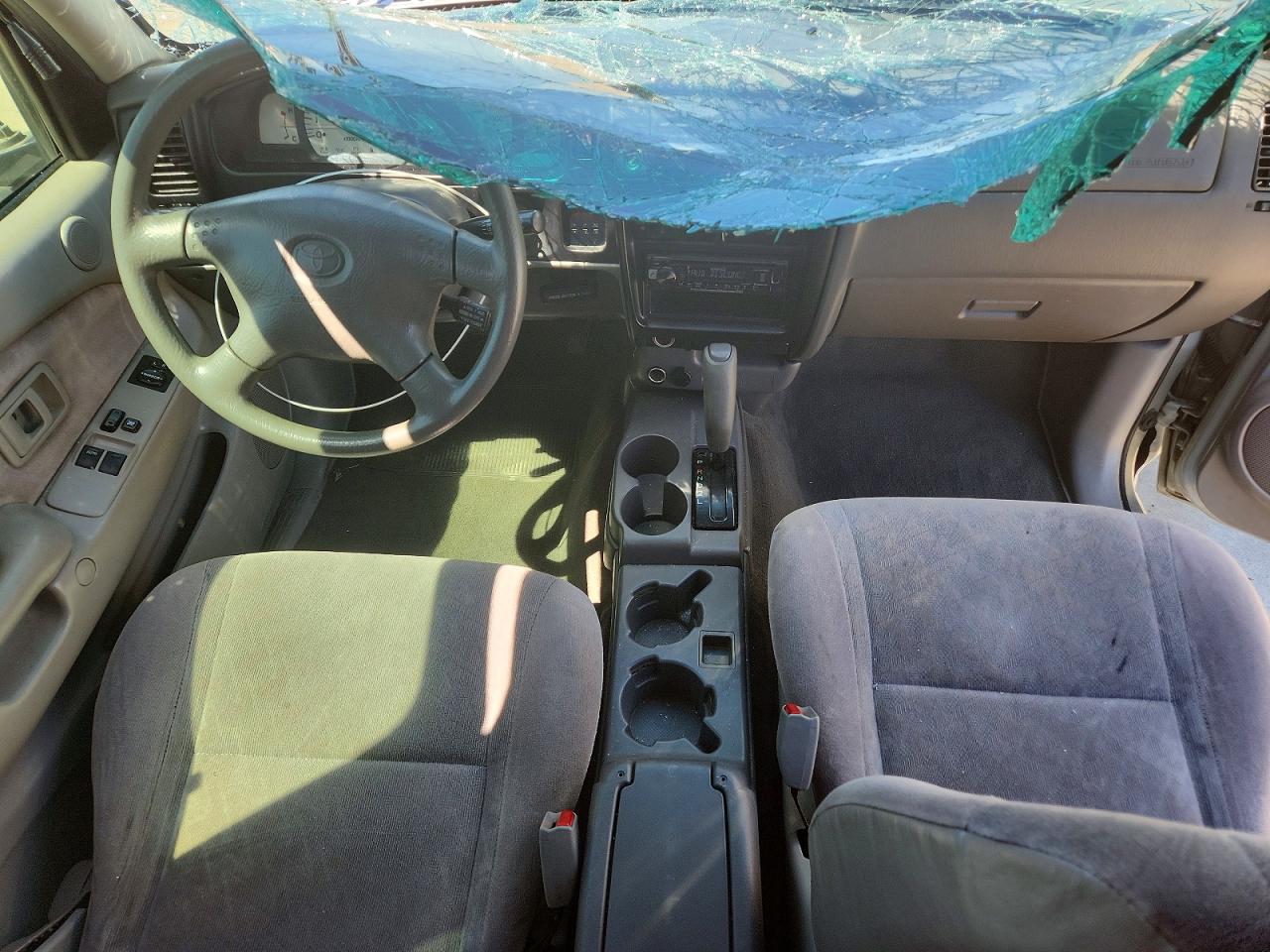 2001 TOYOTA TACOMA photo 15