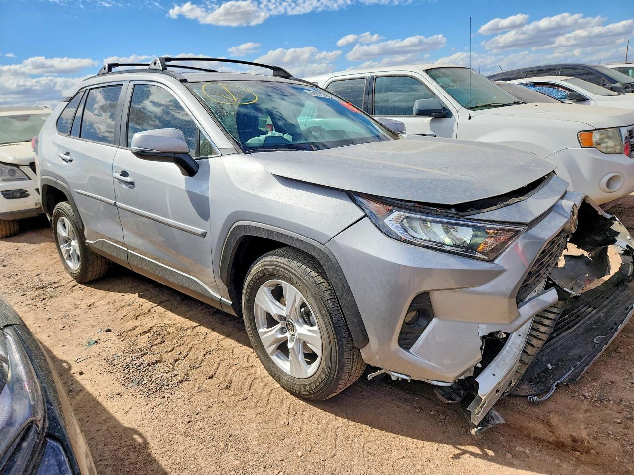 2021 TOYOTA RAV4 XLE photo 10