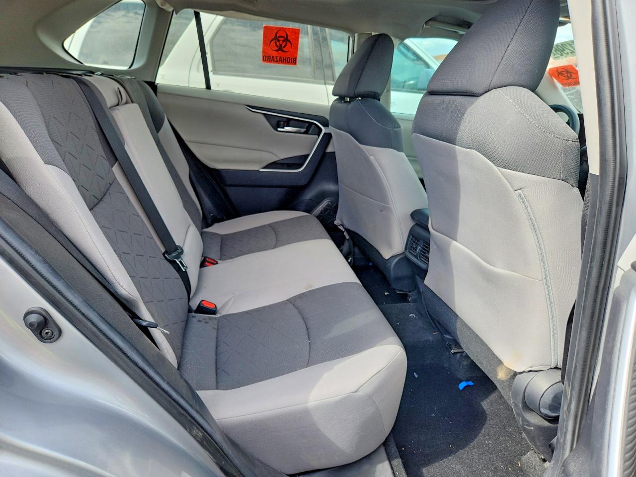 2021 TOYOTA RAV4 XLE photo 31