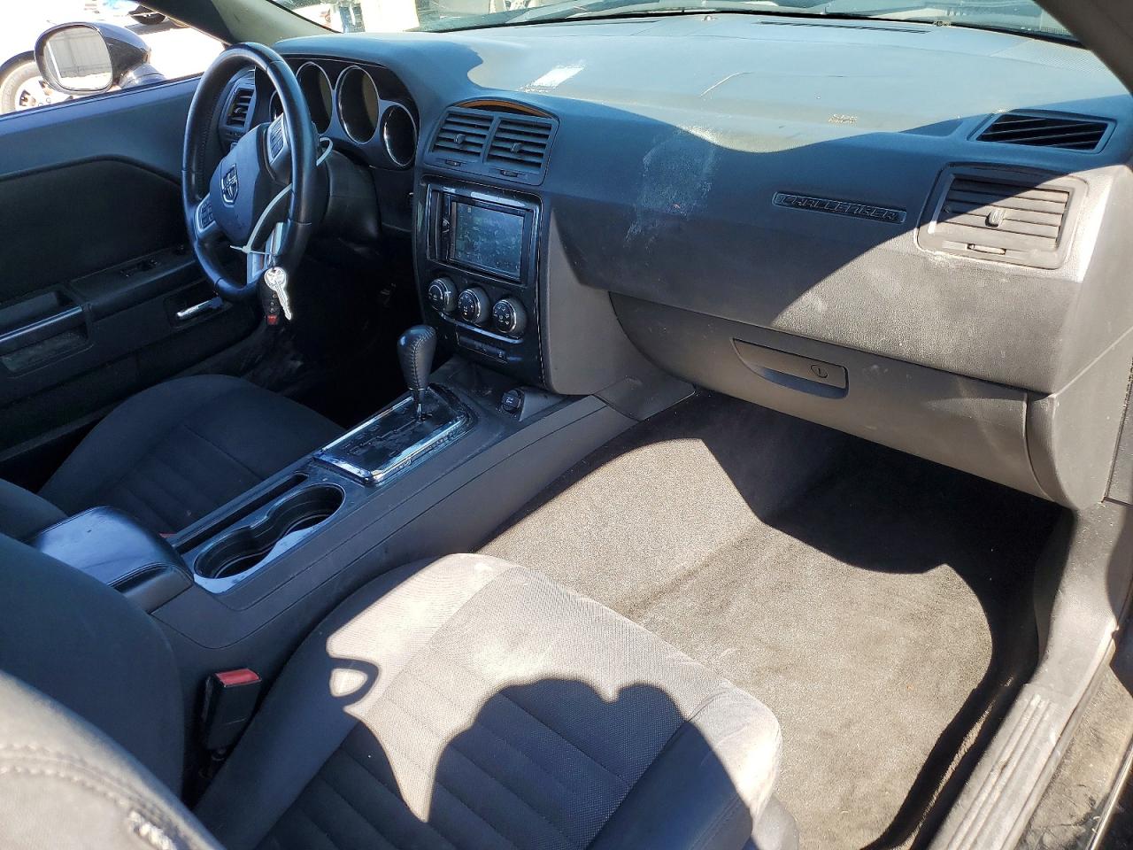 2012 DODGE CHALLENGER SXT photo 22