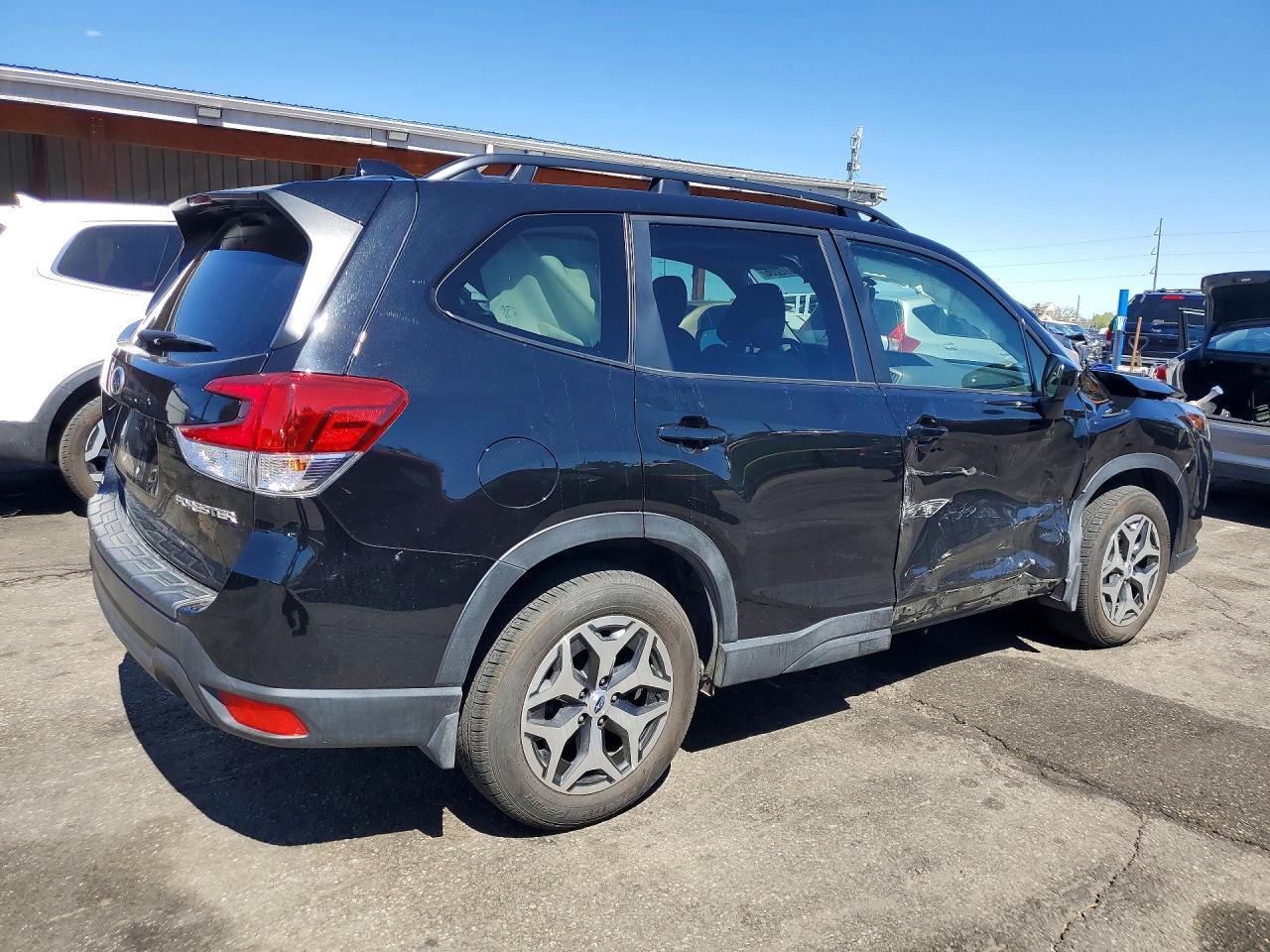 2022 SUBARU FORESTER PREMIUM photo 7