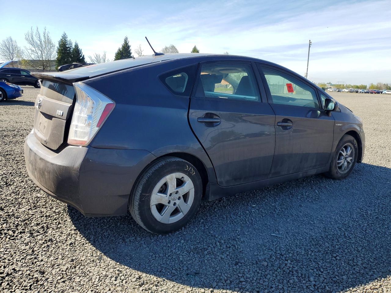 2011 TOYOTA PRIUS THREE photo 7