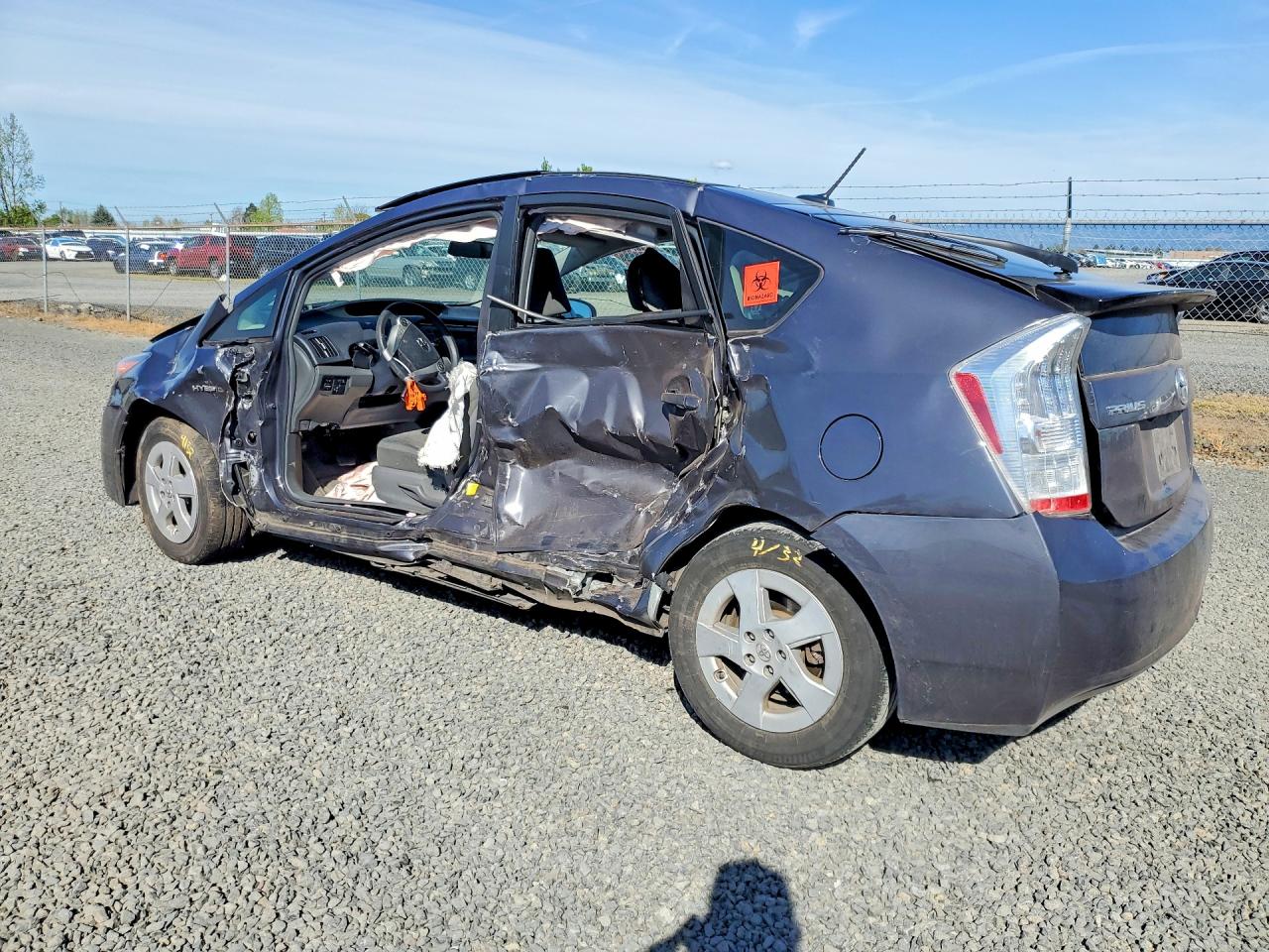2011 TOYOTA PRIUS THREE photo 4