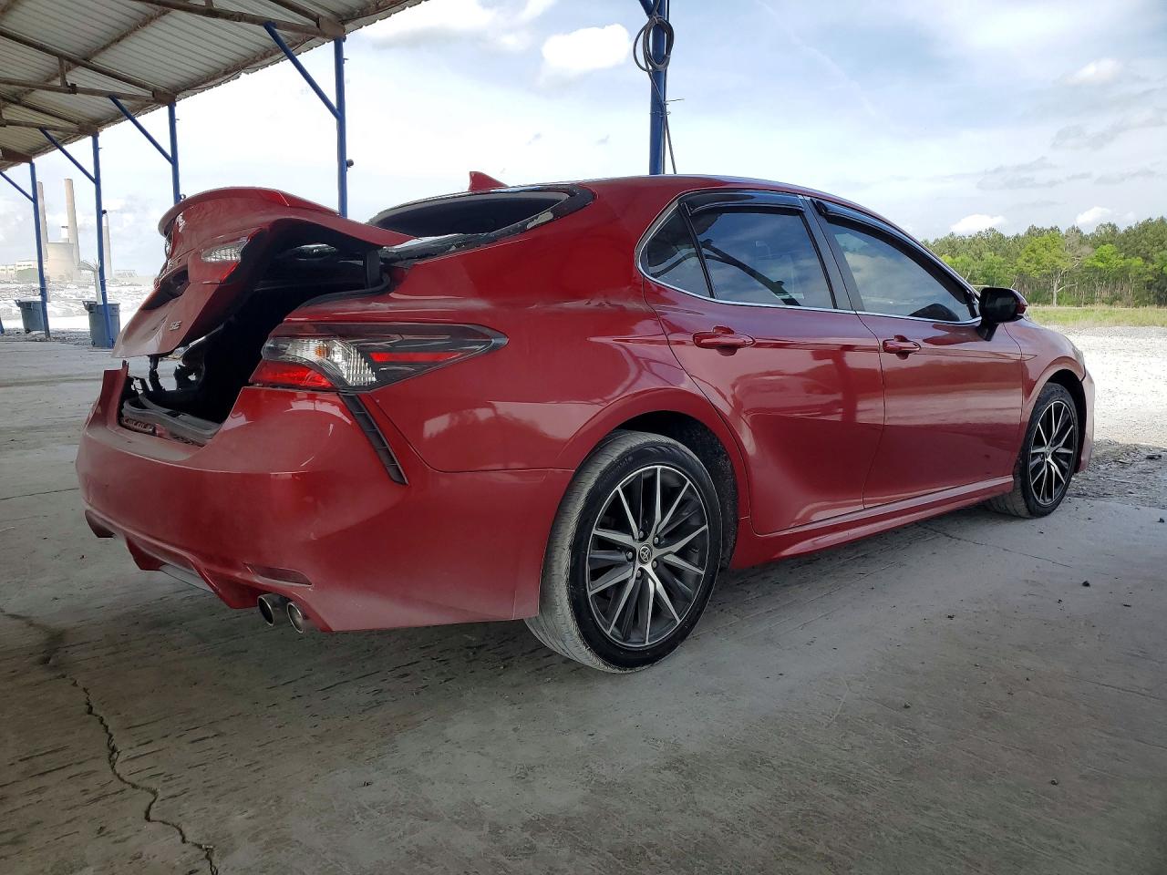 2021 TOYOTA CAMRY SE photo 3