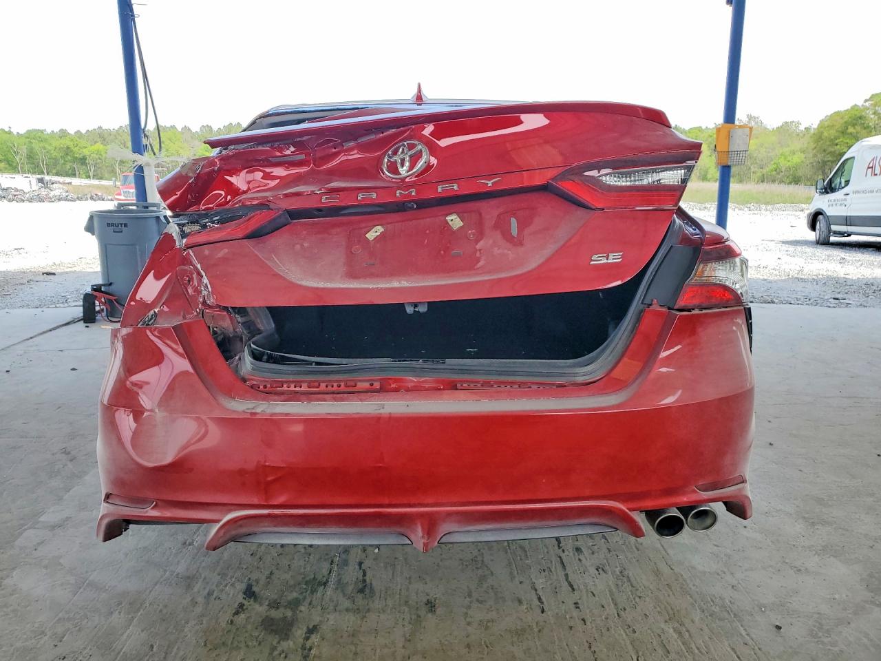 2021 TOYOTA CAMRY SE photo 6