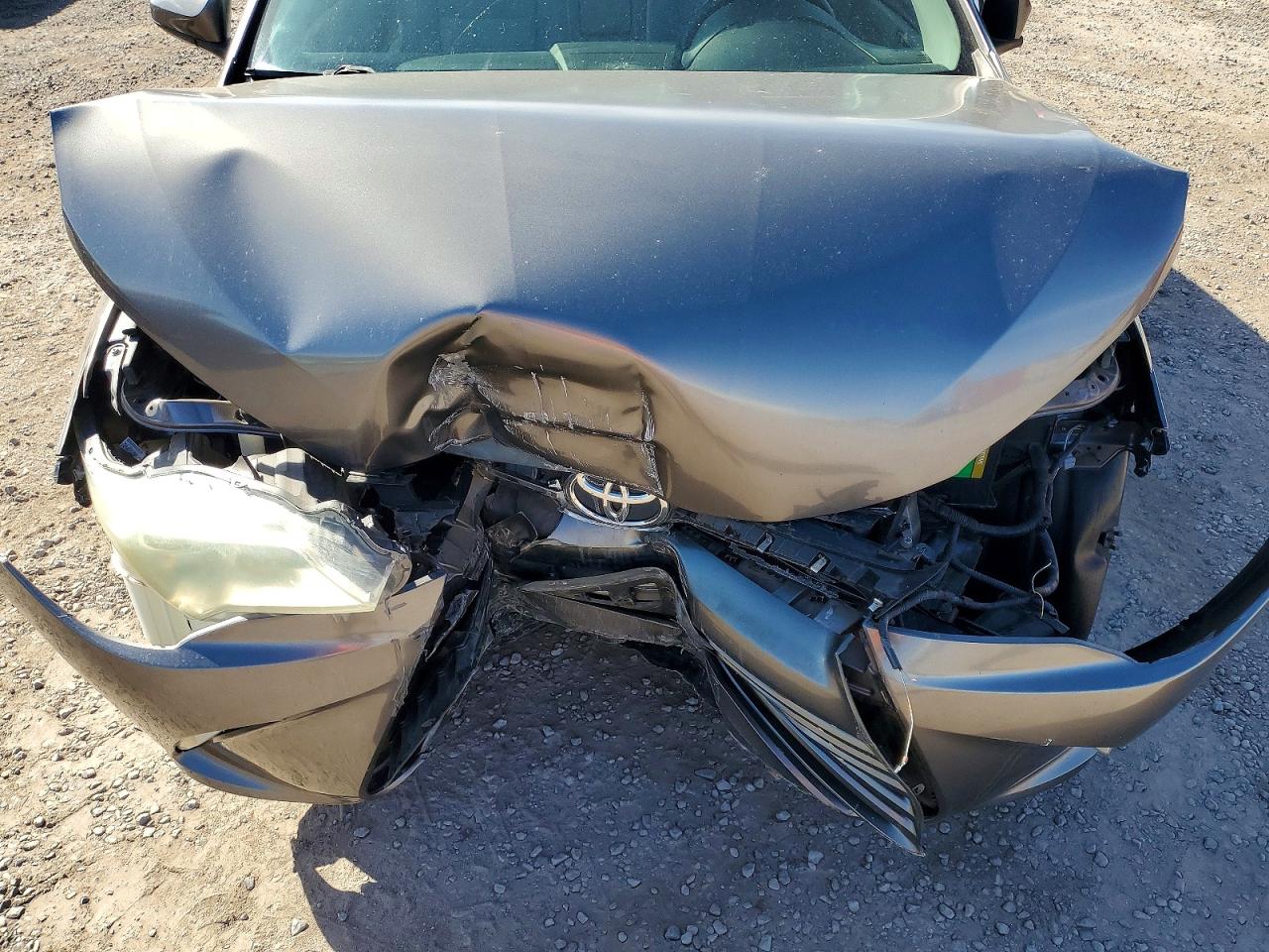 2016 TOYOTA CAMRY LE photo 31