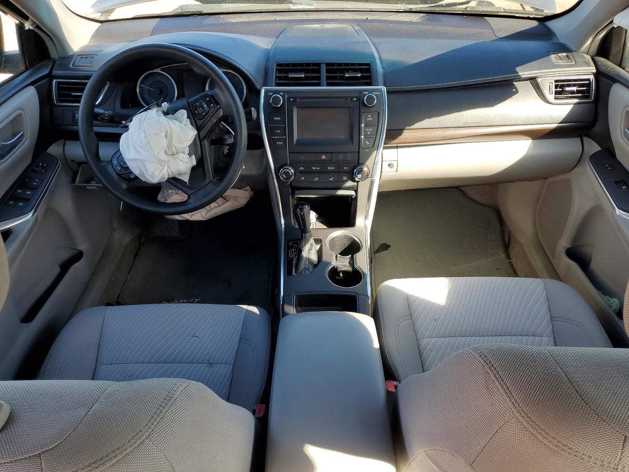 2016 TOYOTA CAMRY LE photo 22