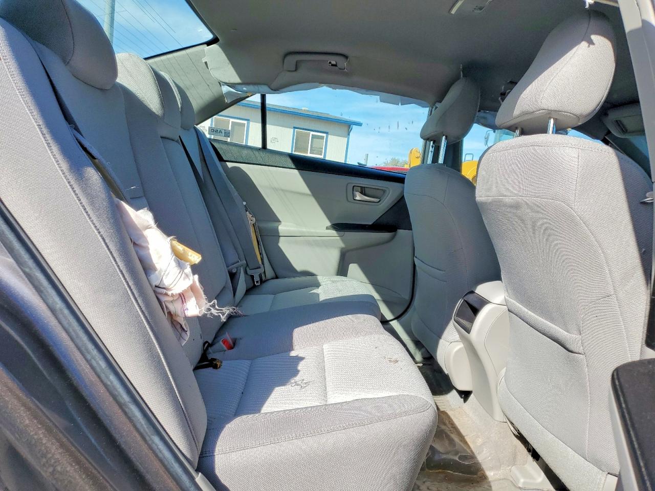 2016 TOYOTA CAMRY LE photo 28