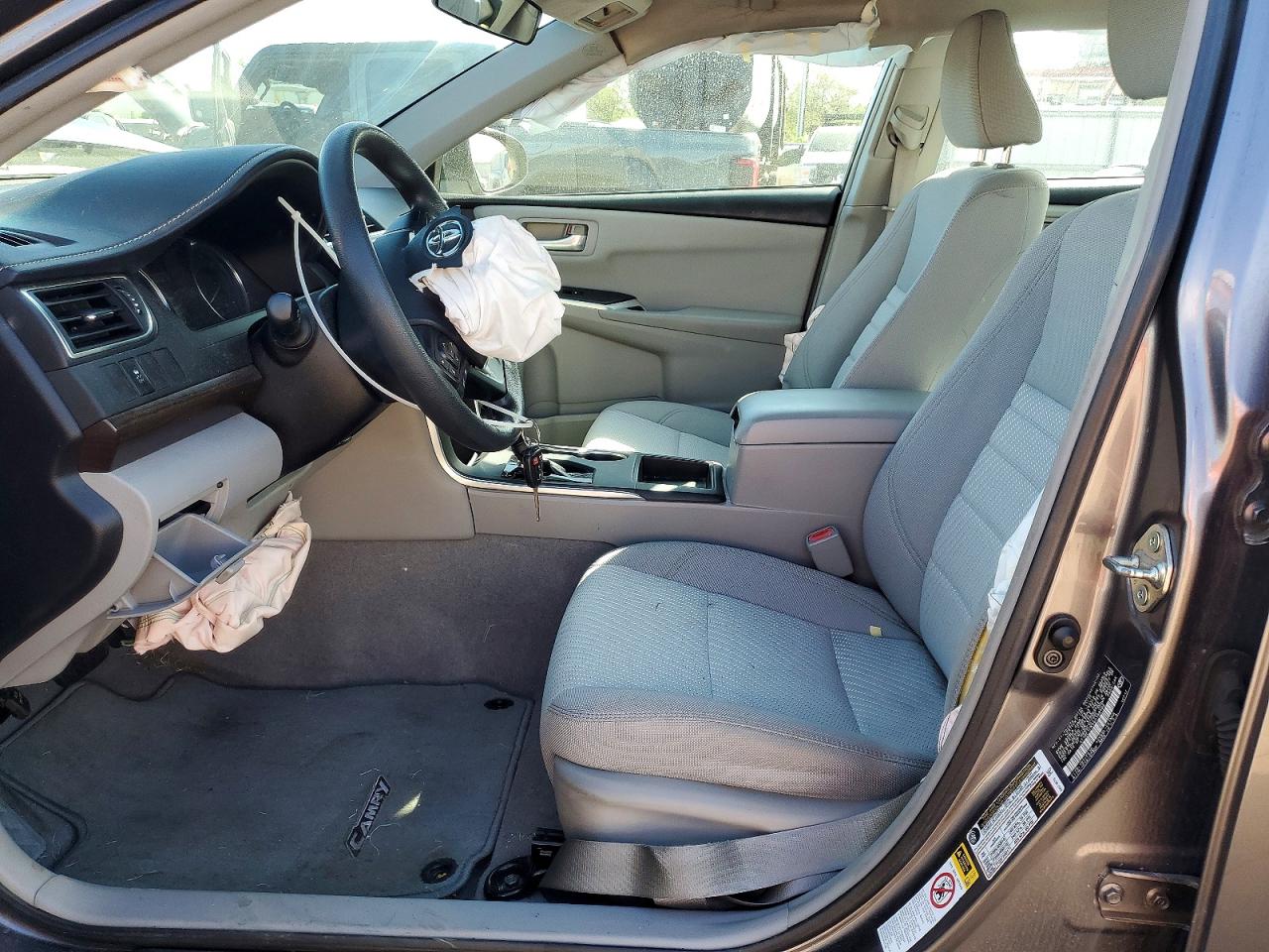 2016 TOYOTA CAMRY LE photo 19