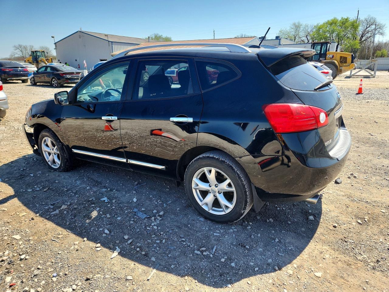 2011 NISSAN ROGUE S photo 4