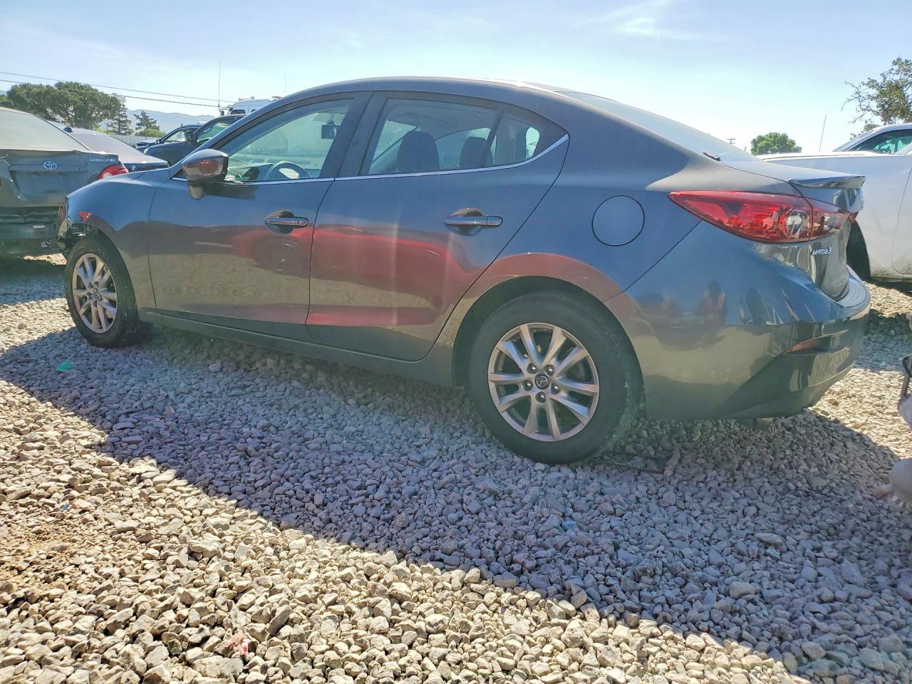 2017 MAZDA 3 SPORT photo 3