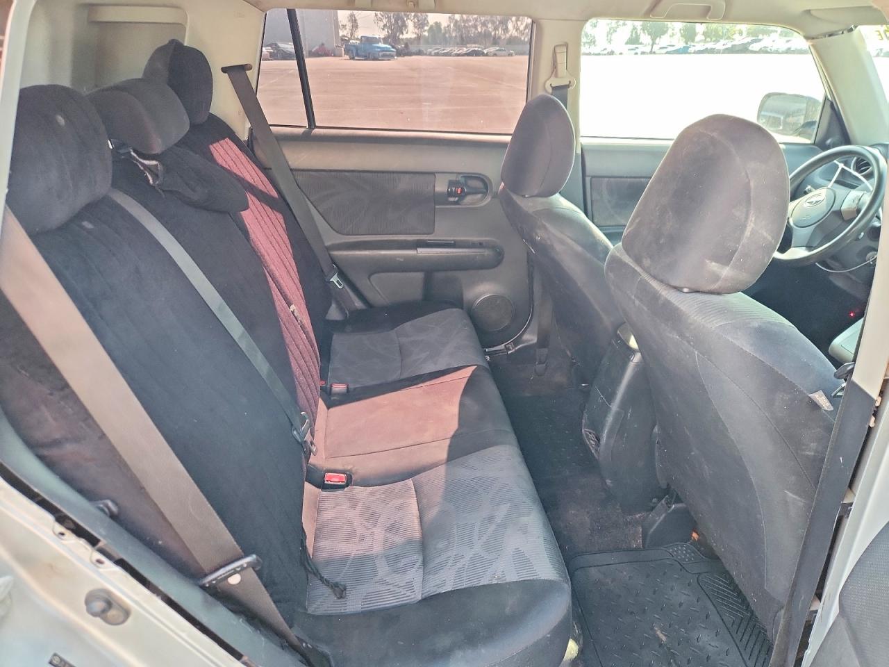 2011 TOYOTA SCION XB photo 19