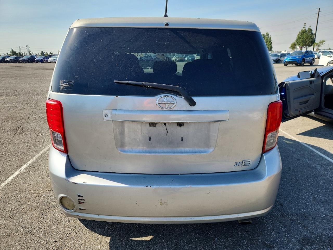 2011 TOYOTA SCION XB photo 11