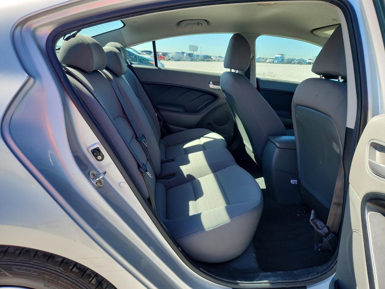 2017 KIA FORTE LX photo 19