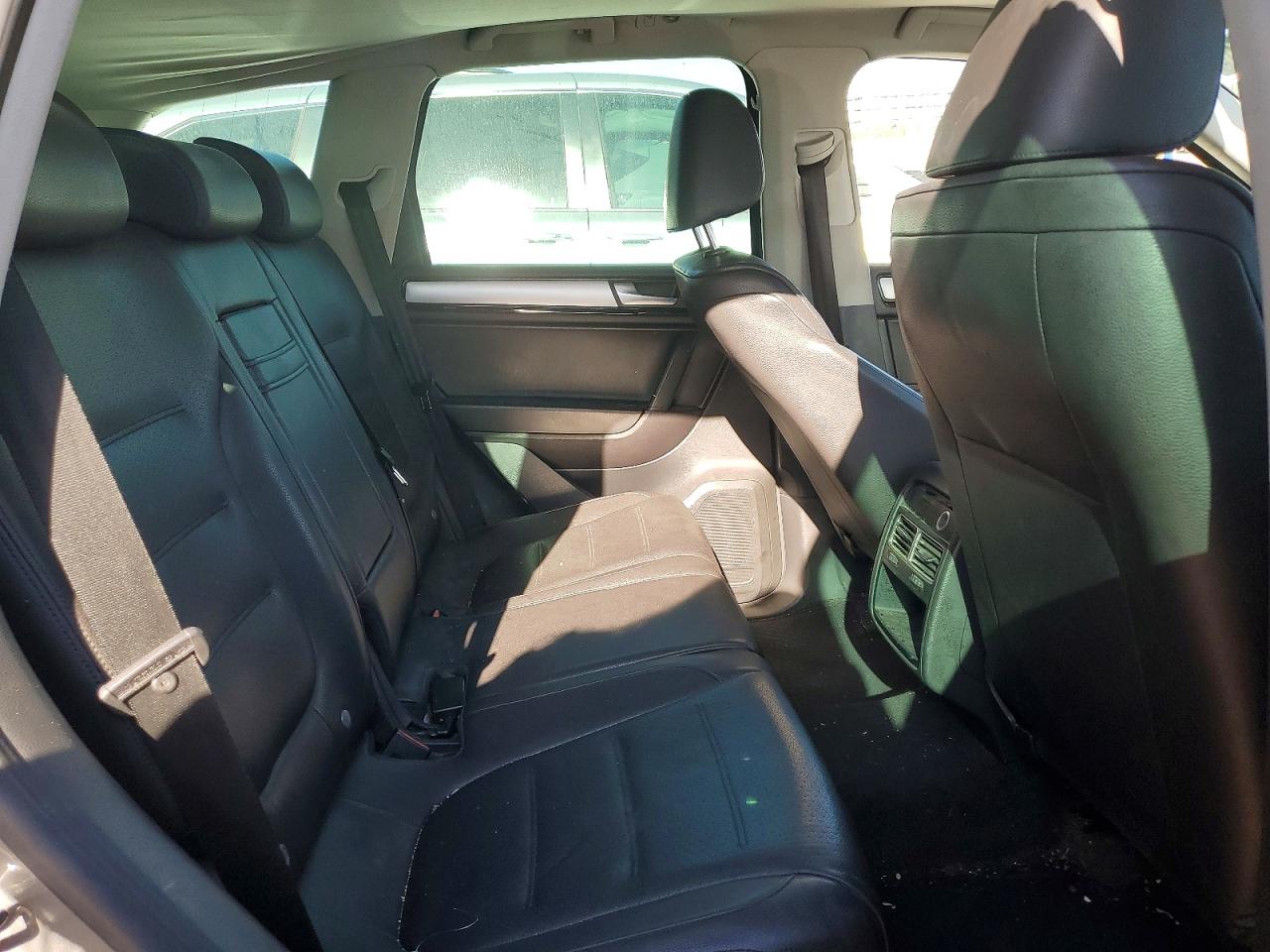 2014 VOLKSWAGEN TOUAREG V6 photo 21