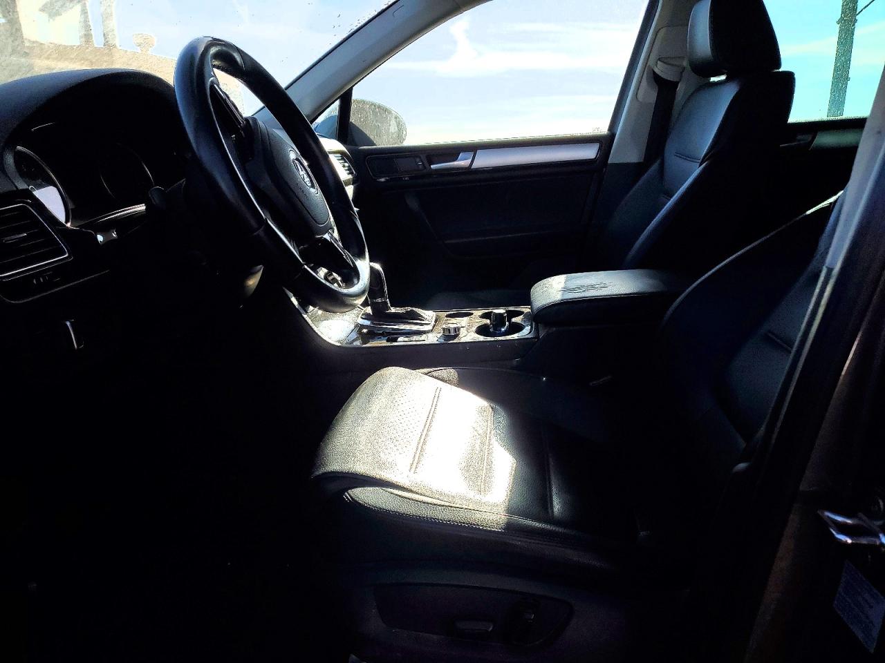 2014 VOLKSWAGEN TOUAREG V6 photo 13