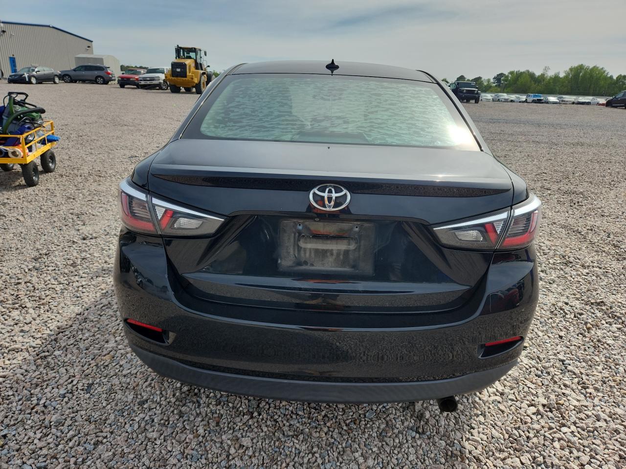 2019 TOYOTA YARIS LE photo 11