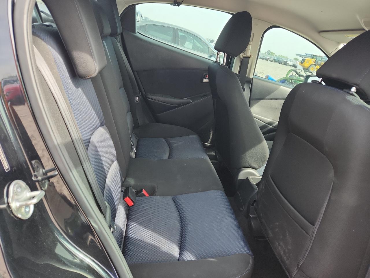 2019 TOYOTA YARIS LE photo 19
