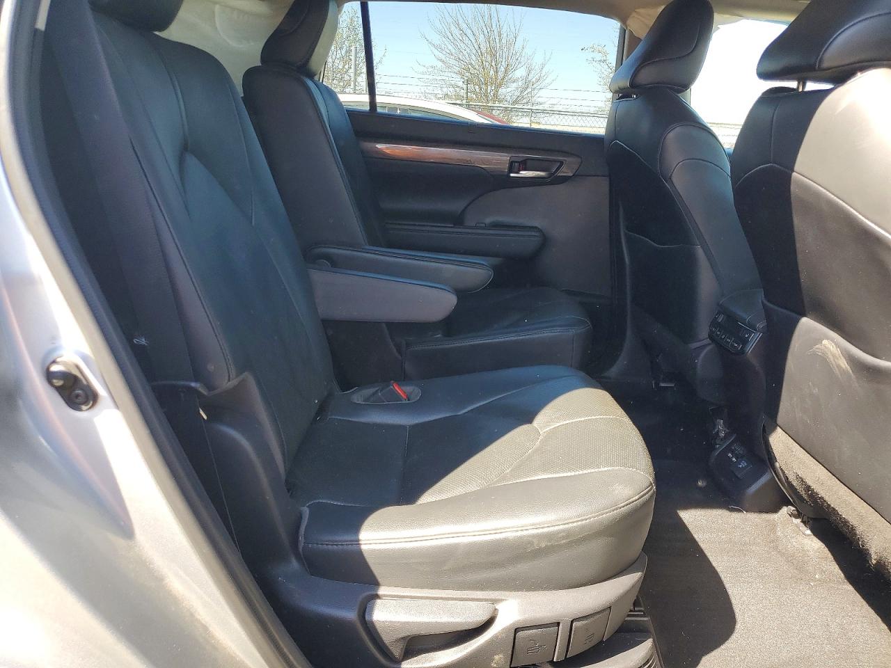 2021 TOYOTA HIGHLANDER HYBRID PLATINUM photo 11