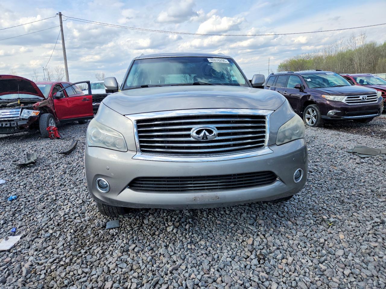 2011 INFINITI QX56 BASE photo 5