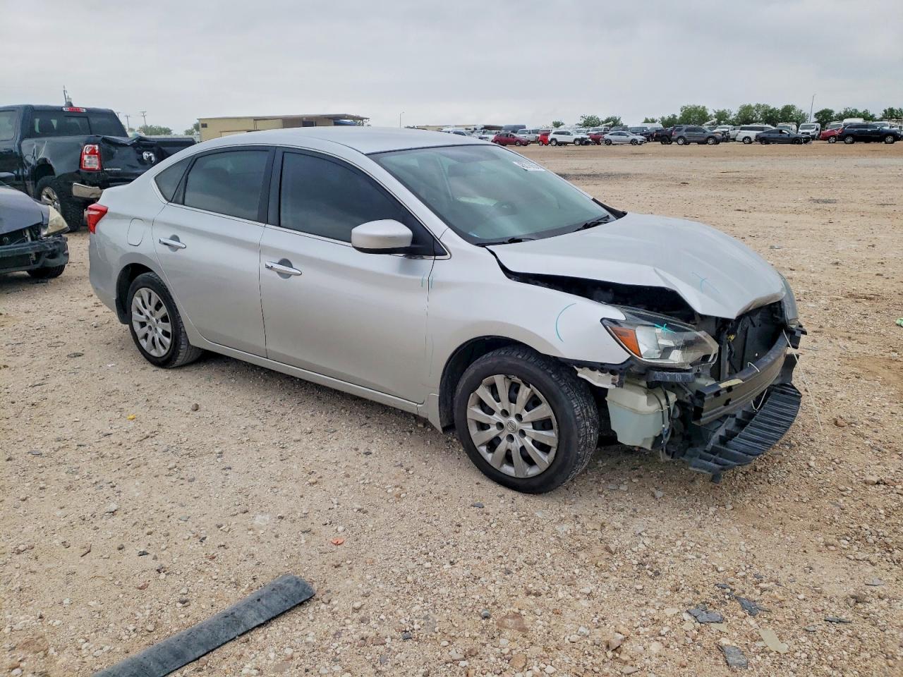 2016 NISSAN SENTRA SV photo 4