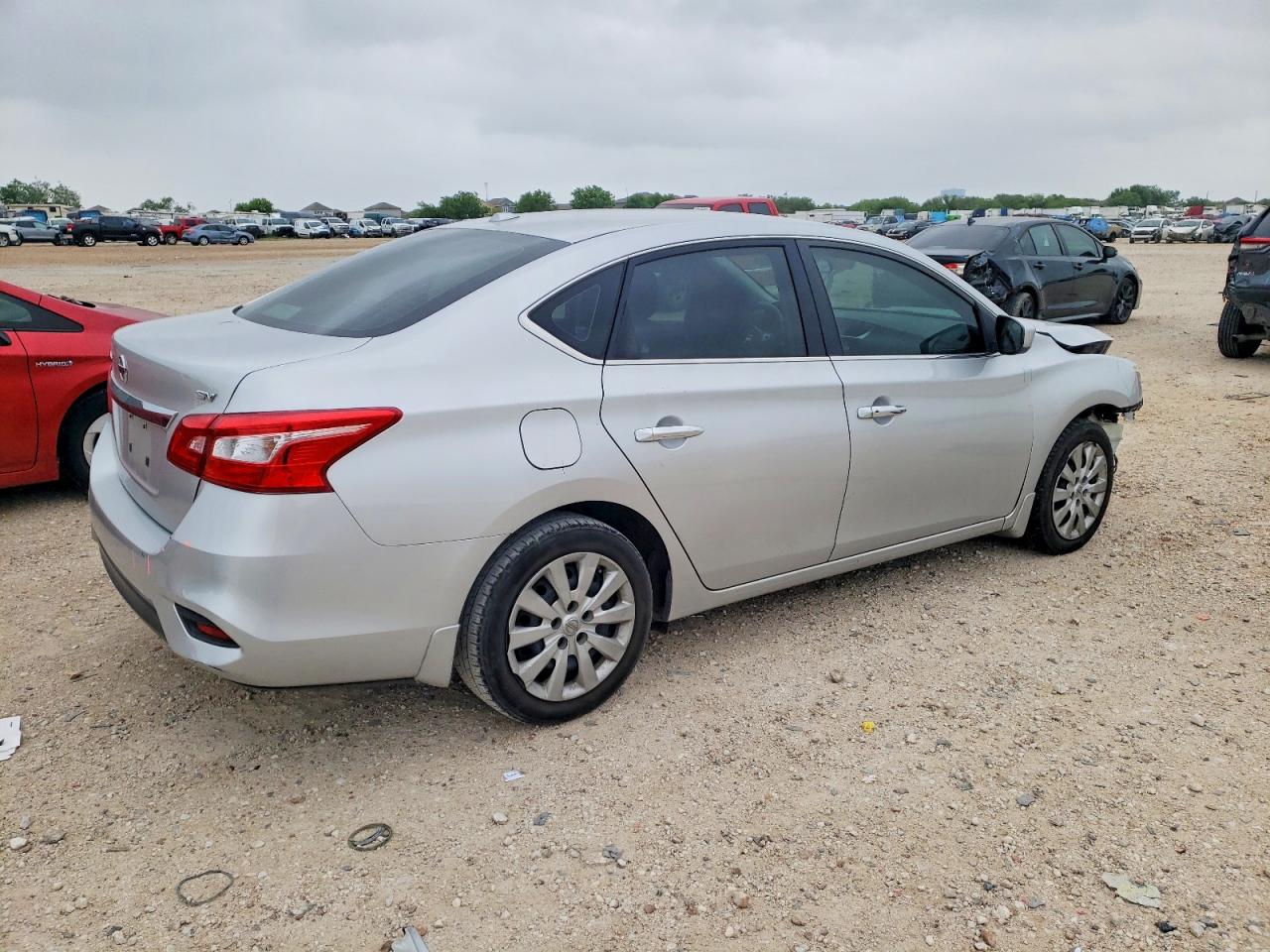 2016 NISSAN SENTRA SV photo 3