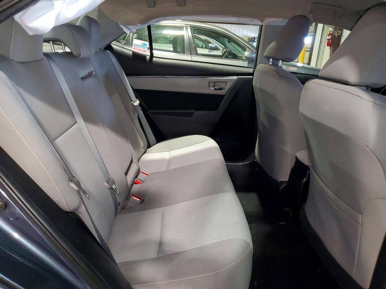 2015 TOYOTA COROLLA LE photo 28